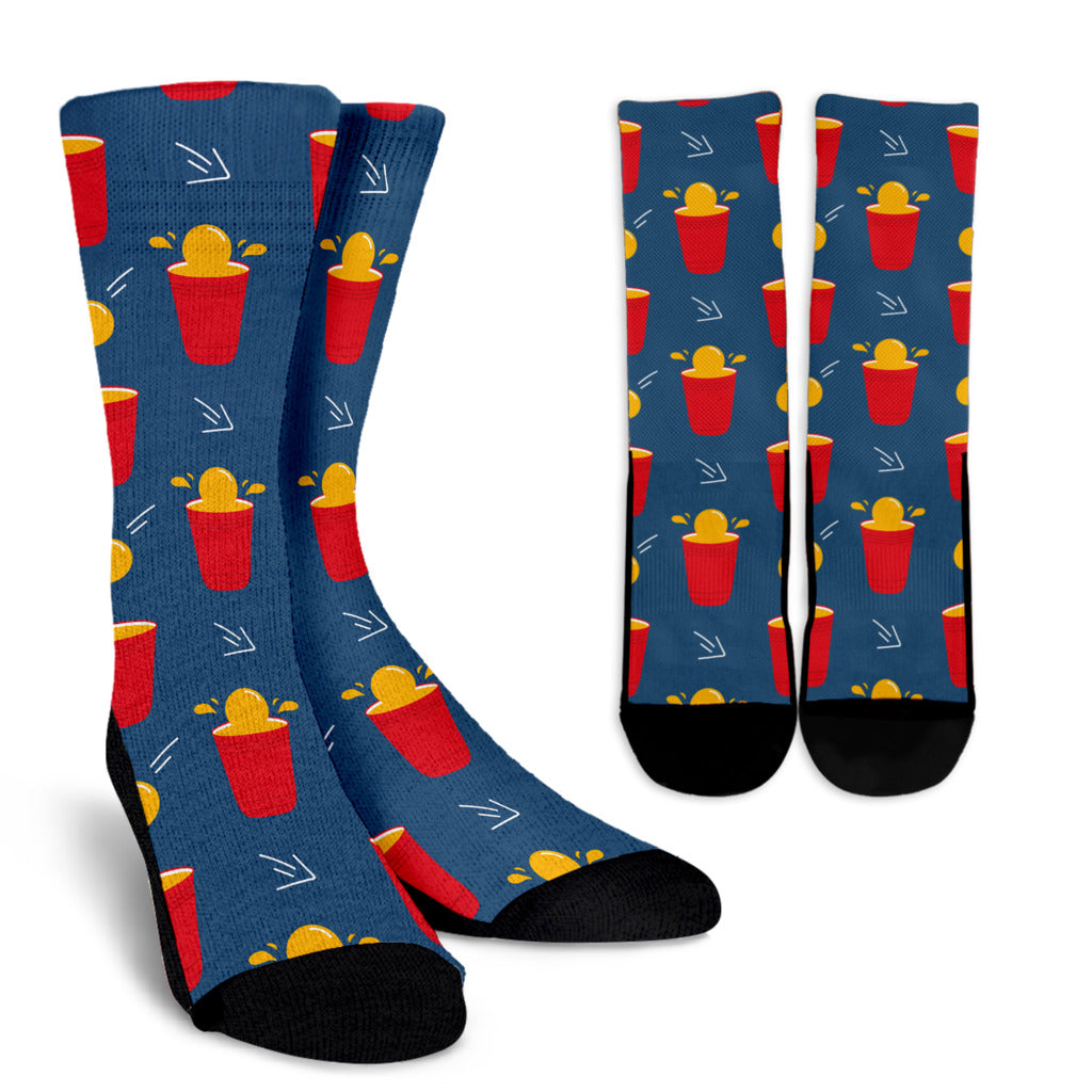Beer Pong Pattern Print Design 02 Crew Socks