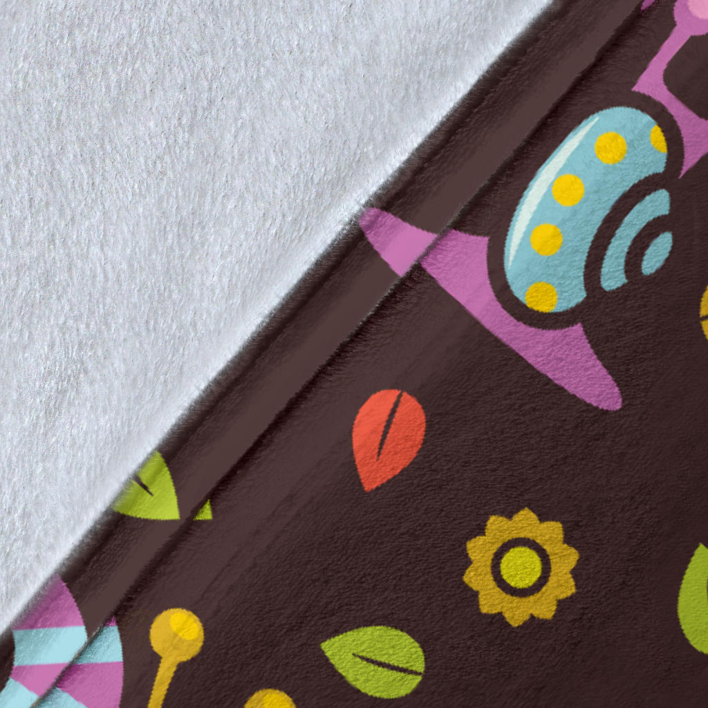 Snail Pattern Print Design 01 Premium Blanket
