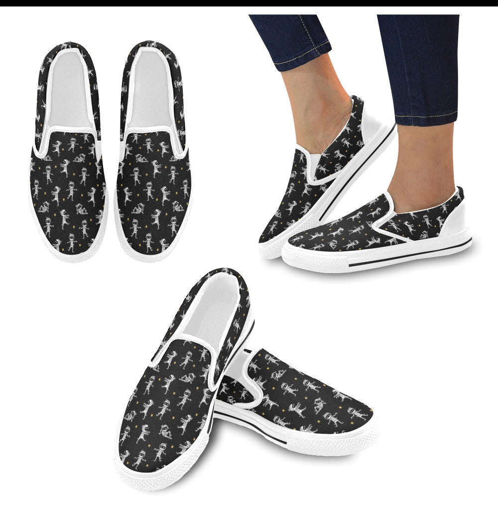Mummy Cute Print Design LKS301 White Slip Ons Canvas Women's Shoes