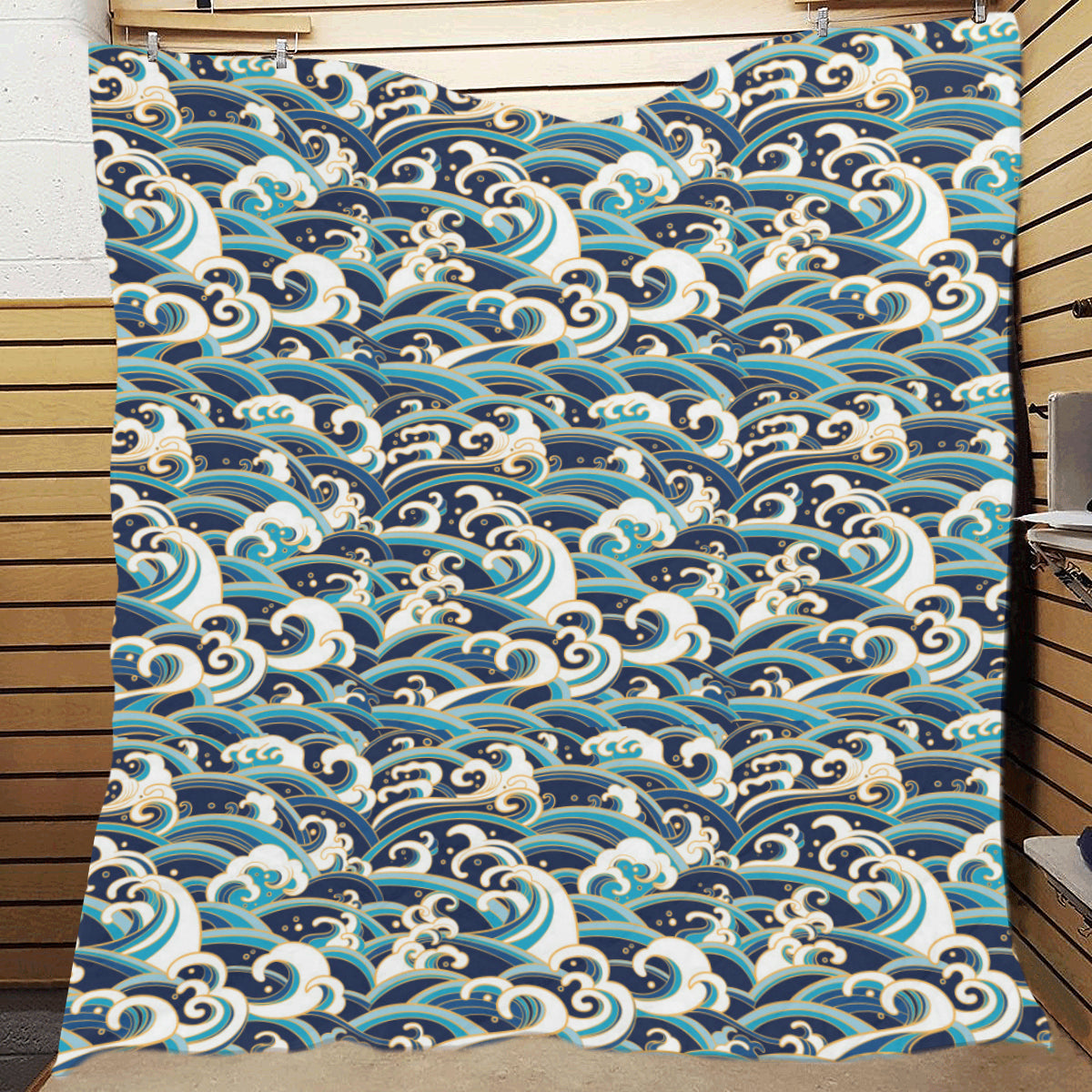 Surf Wave Pattern Premium Quilt