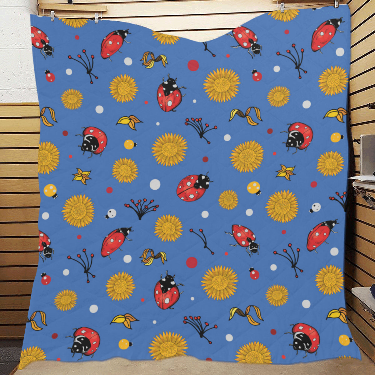 Ladybug Pattern Print Design 05 Premium Quilt