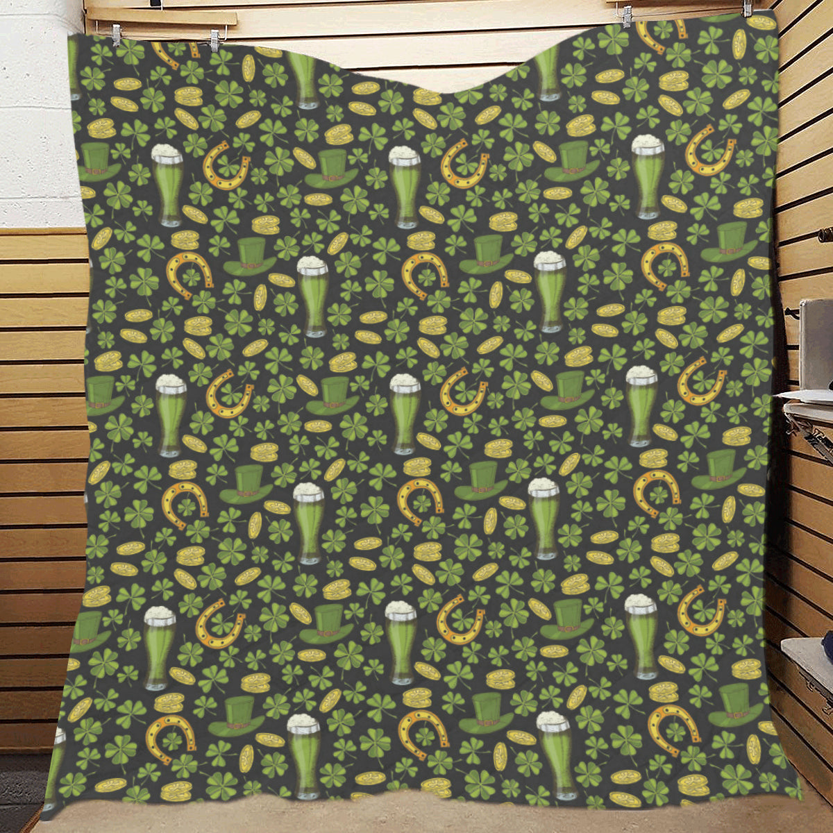 Clover St Patricks Pattern Print Design 03 Premium Quilt