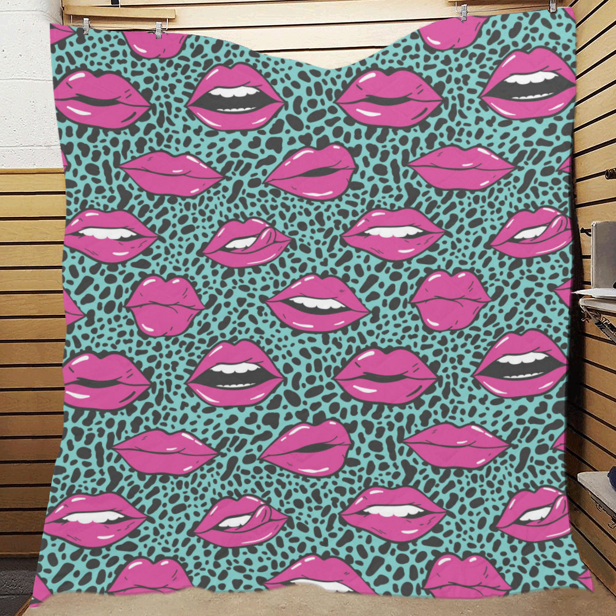 Lip Pattern Print Design 04 Premium Quilt