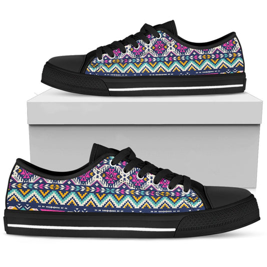 Aztec Pink Geometric Print Pattern Women Low Top Shoes