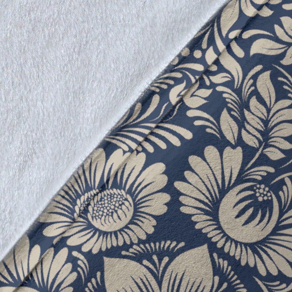 Elegant Floral Print Pattern Fleece Blanket