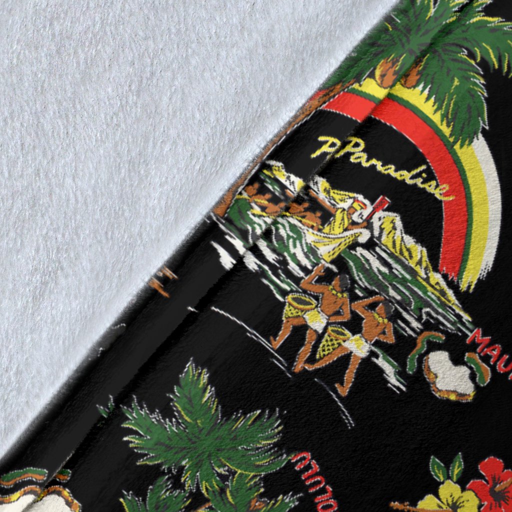 Hawaiian Island Themed Print Fleece Blanket