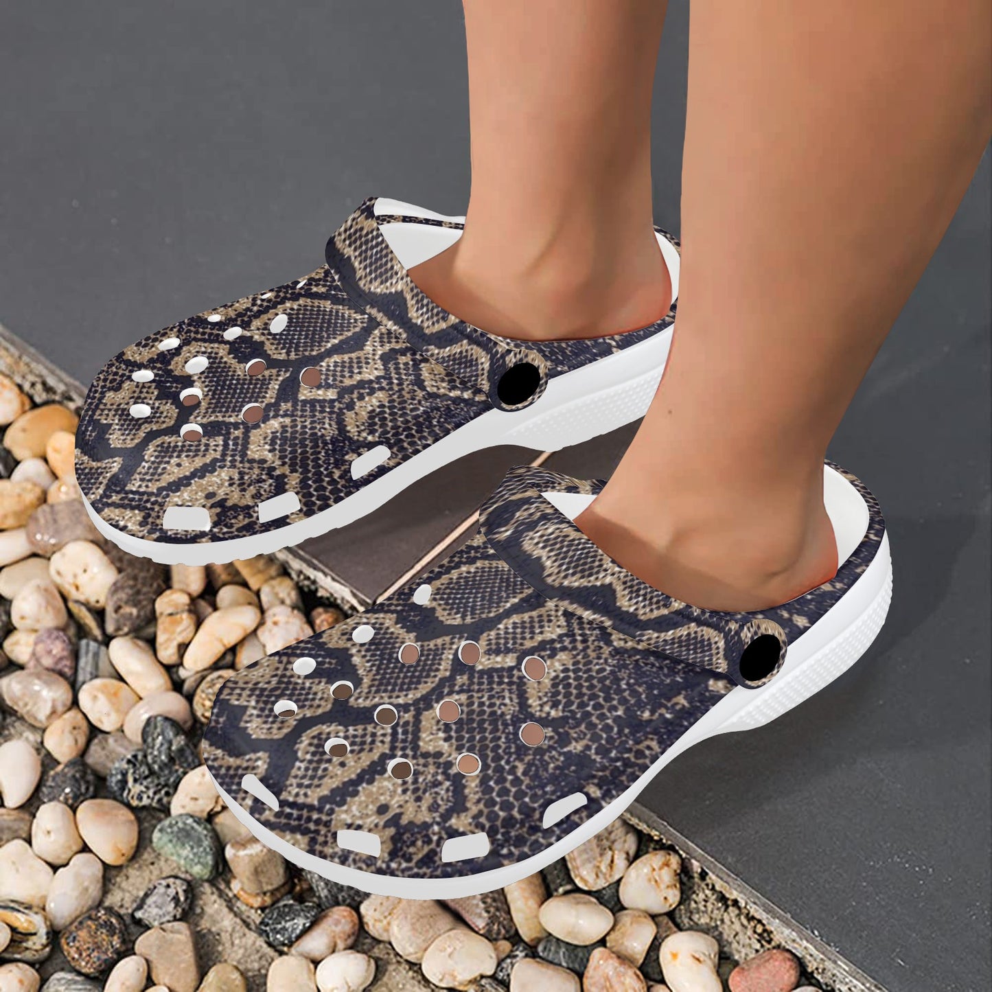 Snake Skin Pattern Print Unisex Clogs Shoes