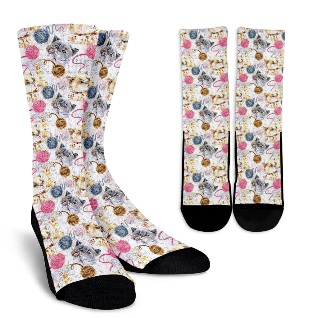 Cat Playing Yarn Pattern Print Design 07 Crew Socks