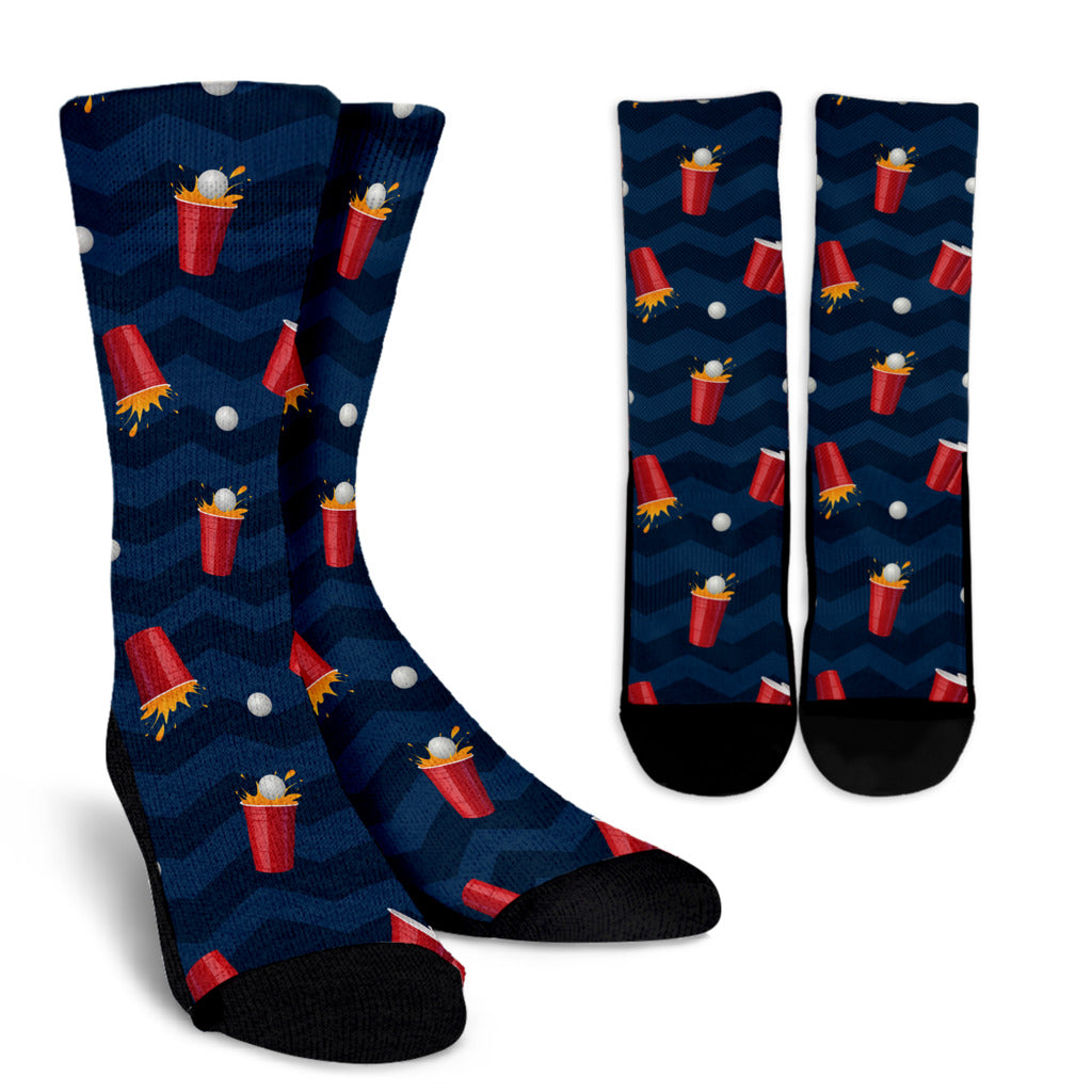 Beer Pong Pattern Print Design 01 Crew Socks