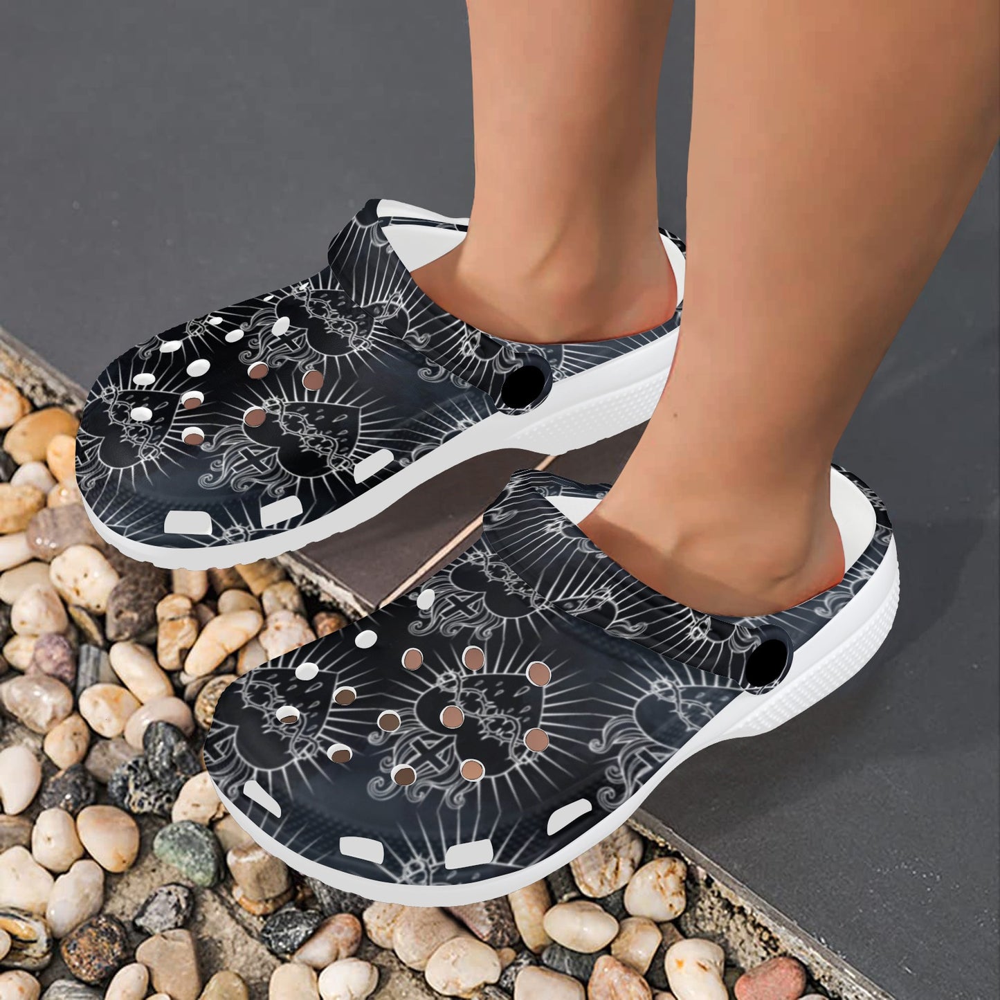 Christian Heart Tattoo Style Unisex Clogs Shoes