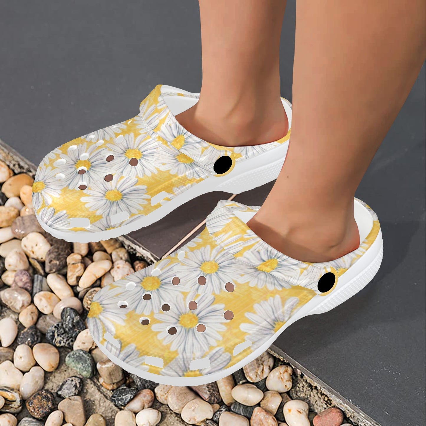 Daisy Yellow Watercolor Print Pattern Unisex Clogs Shoes