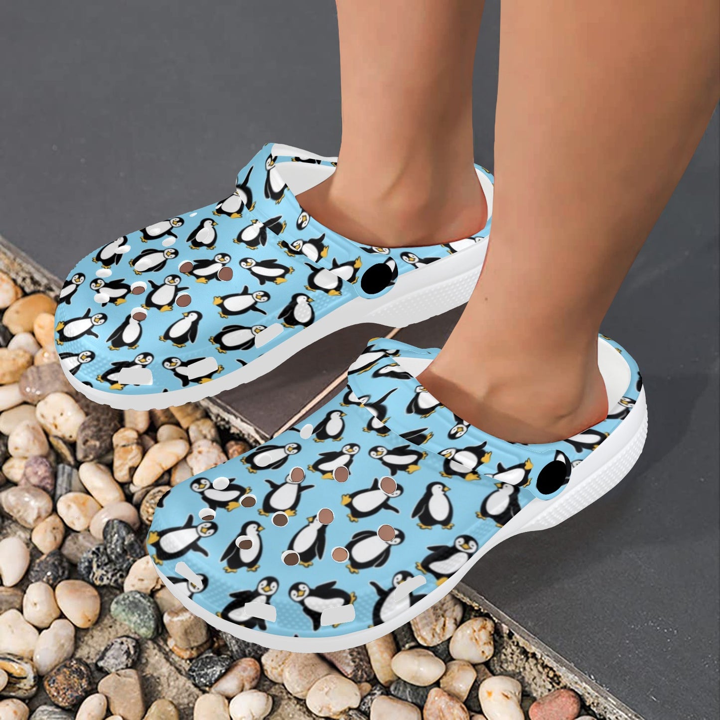 Penguin Happy Print Unisex Clogs Shoes
