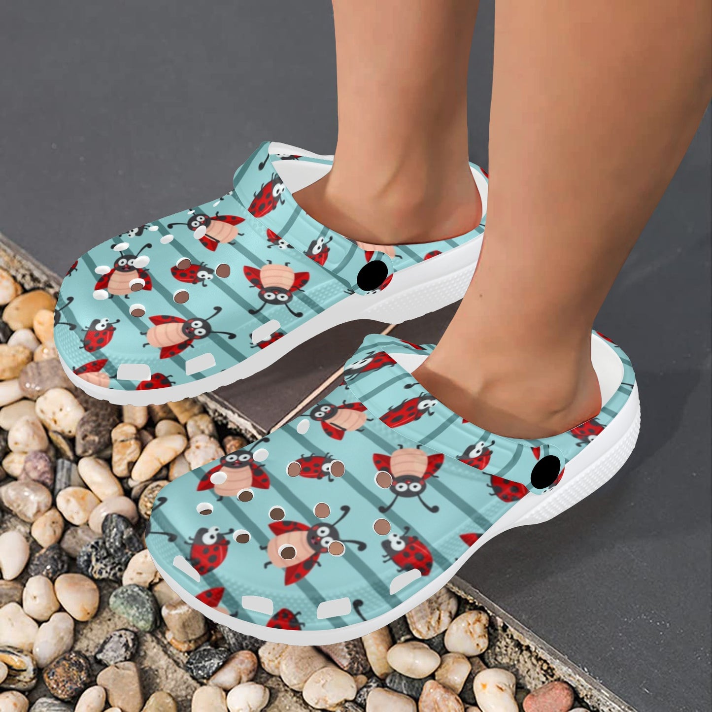 Ladybug Happy Print Pattern Unisex Clogs Shoes