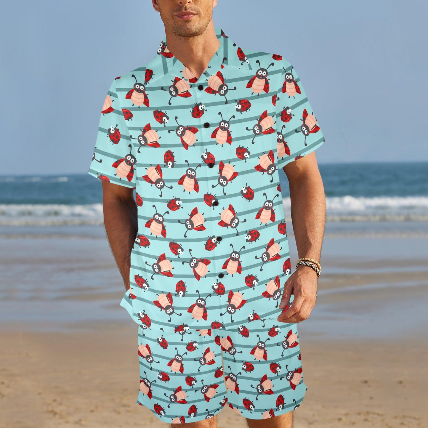 Ladybug Happy Print Pattern Men's Beach Shirt and Shorts Set
