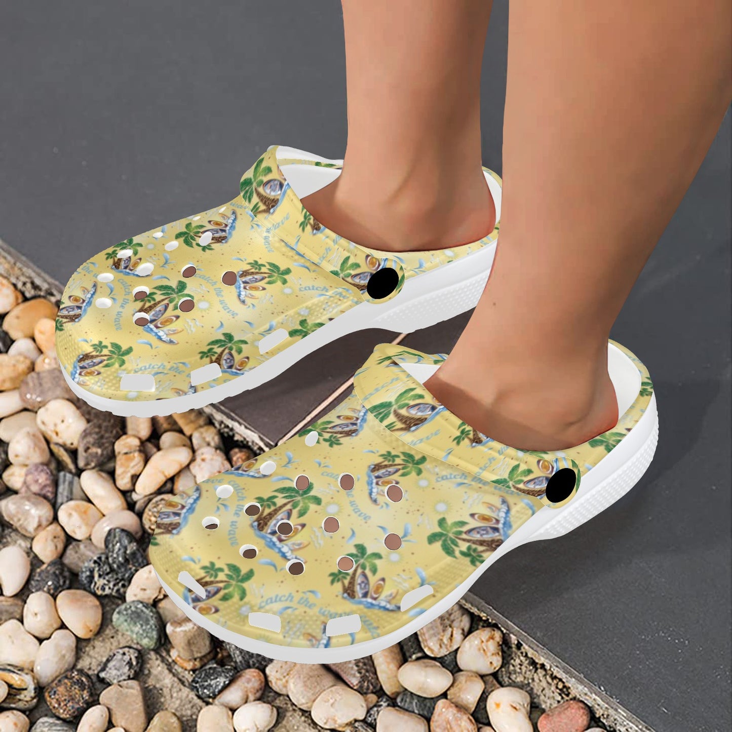 Surf Catch the Wave Design Unisex Clogs Shoes