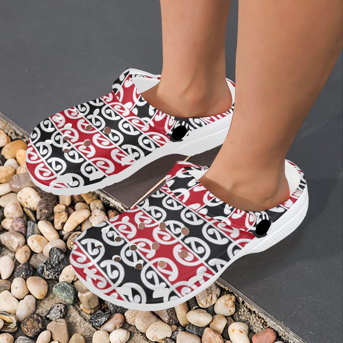 Maori Classic Themed Design Print Unisex Clogs Shoes
