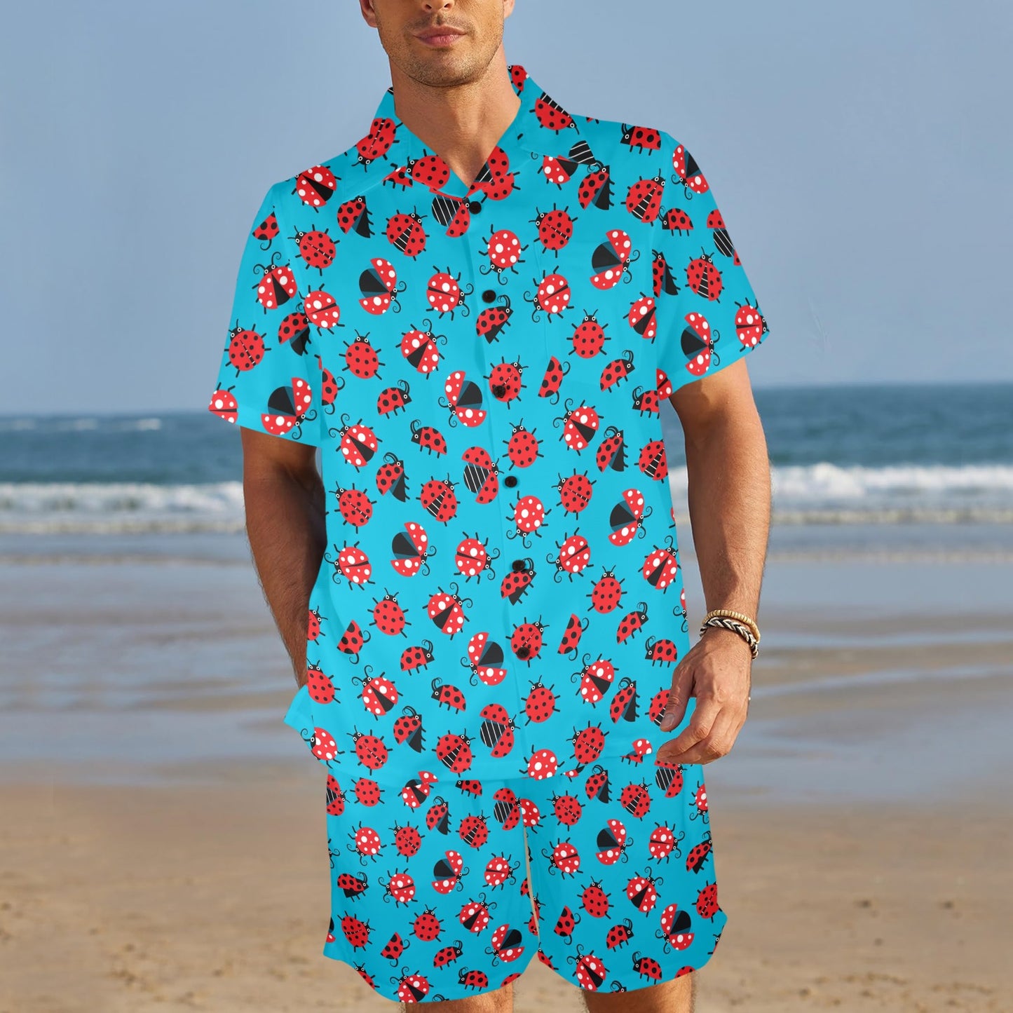 Ladybug Action Print Pattern Men's Beach Shirt and Shorts Set