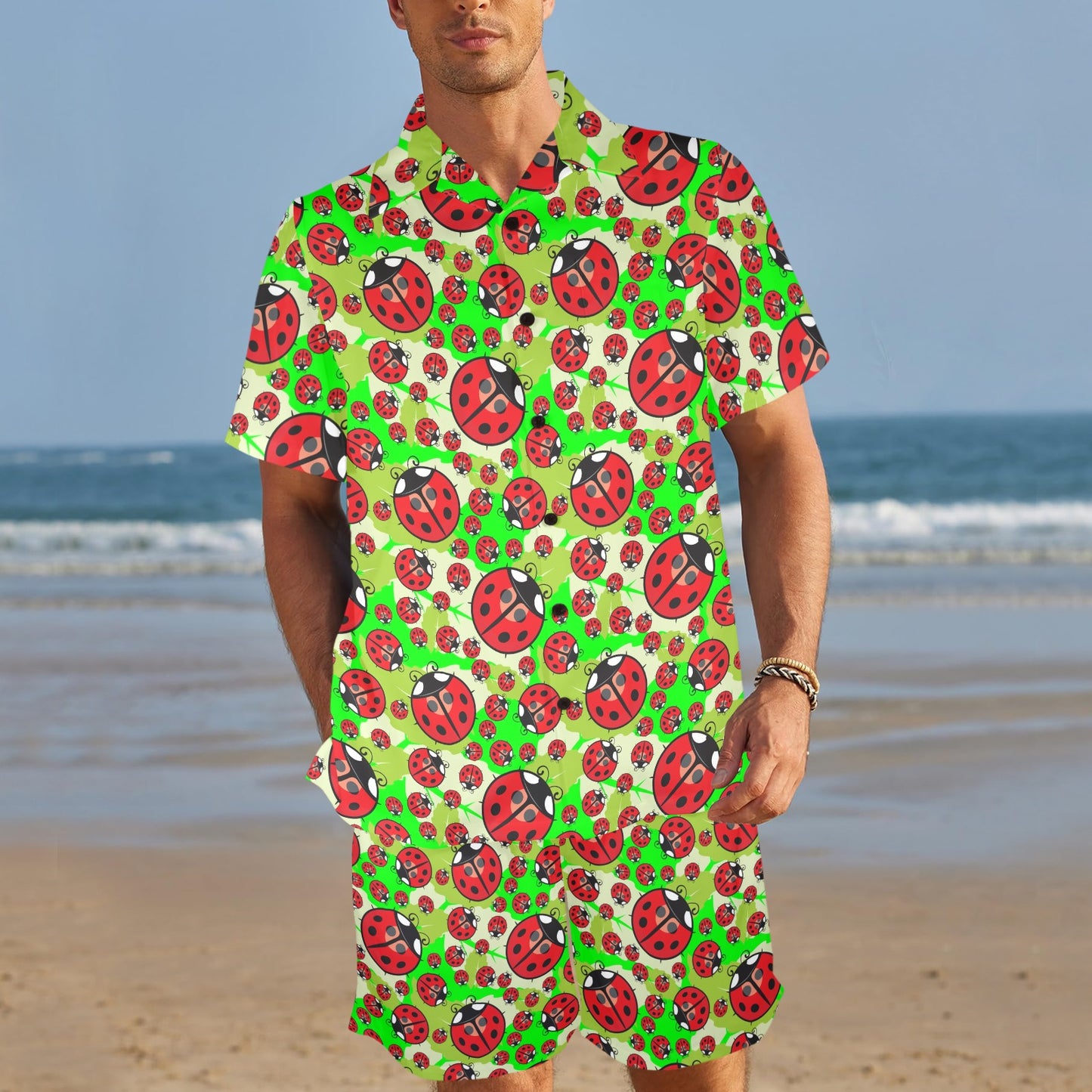 Ladybug with Leaf Print Pattern Men's Beach Shirt and Shorts Set