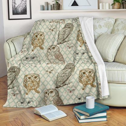 Owl Pattern Print Design A03 Premium Blanket