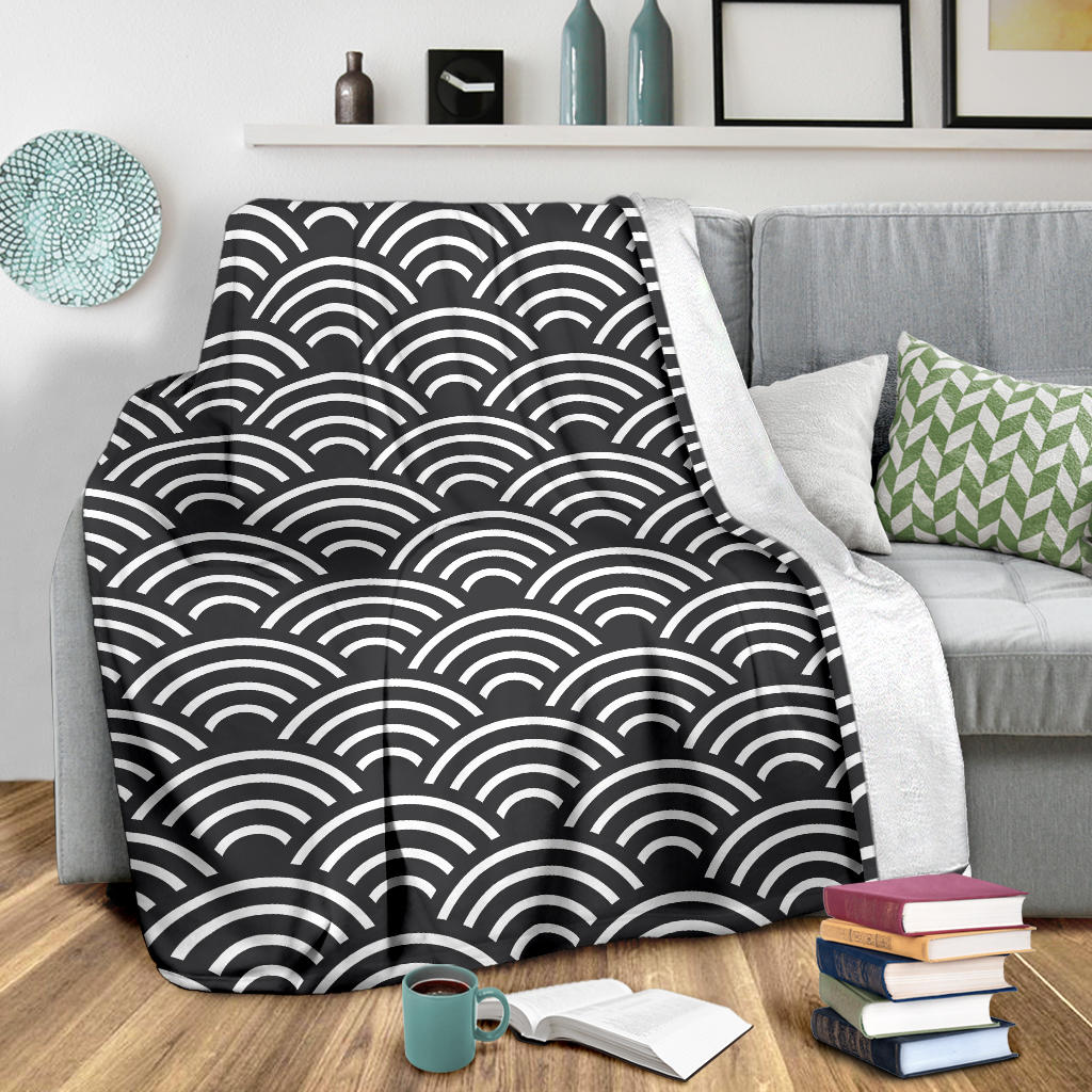 Scales Black White Pattern Print Design 03 Premium Blanket