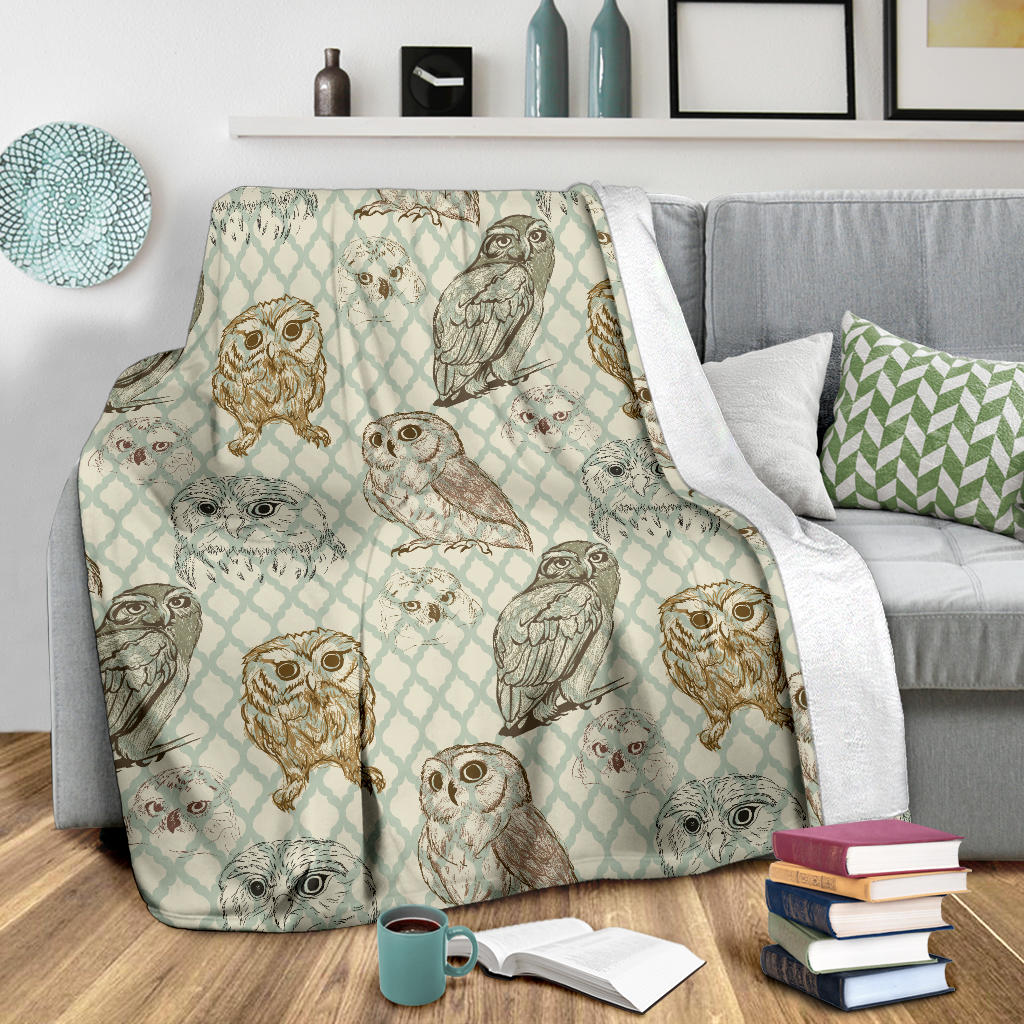 Owl Pattern Print Design A03 Premium Blanket