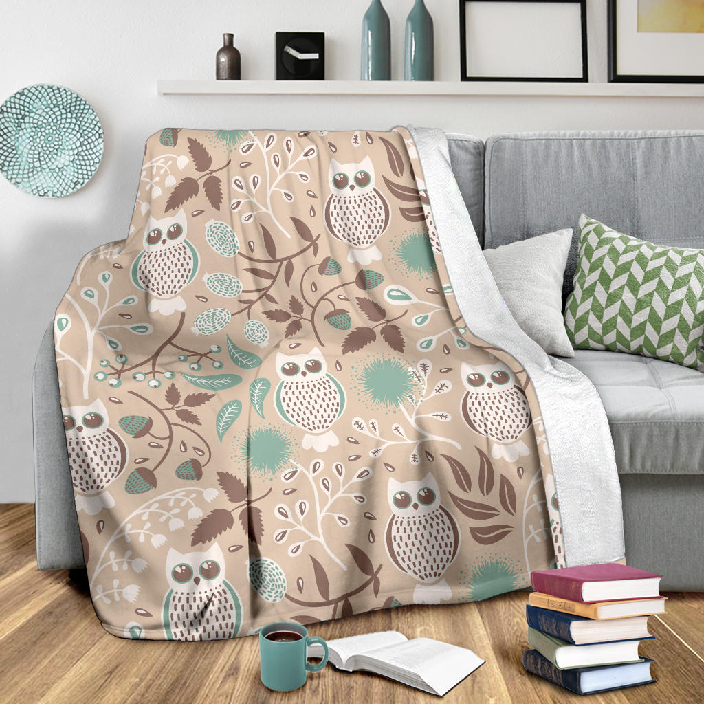 Owl Pattern Print Design A02 Premium Blanket