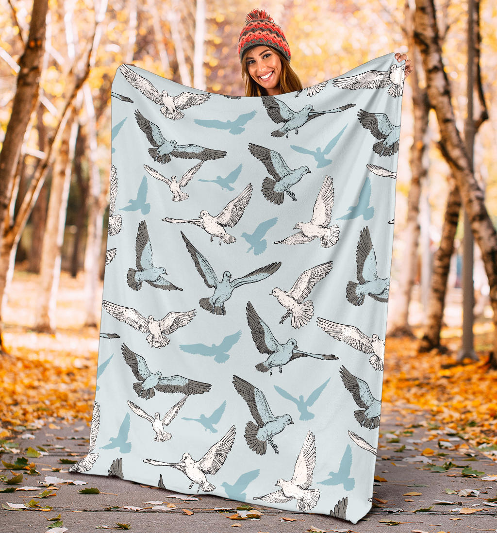 Pigeon Pattern Print Design 03 Premium Blanket