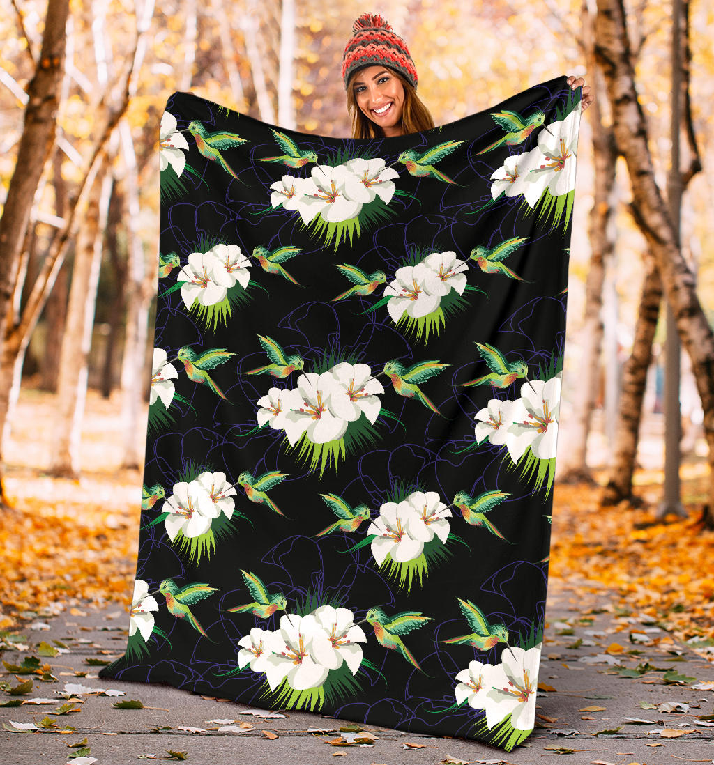 Hummingbird with Flower Pattern Print Design 03 Premium Blanket