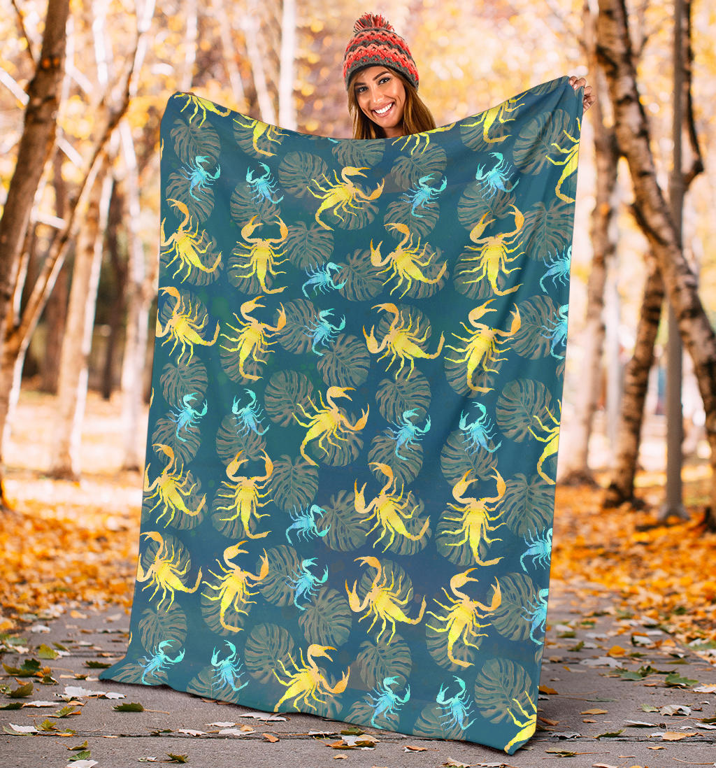 Scorpion Pattern Print Design 02 Premium Blanket