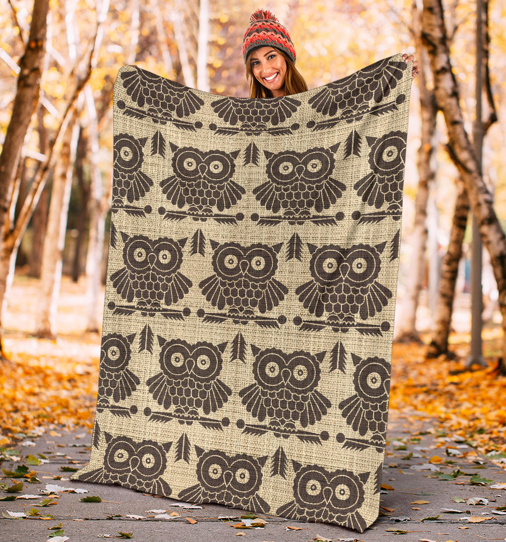 Owl Pattern Print Design A01 Premium Blanket