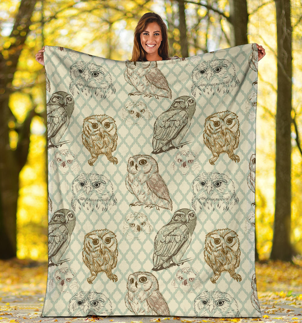 Owl Pattern Print Design A03 Premium Blanket