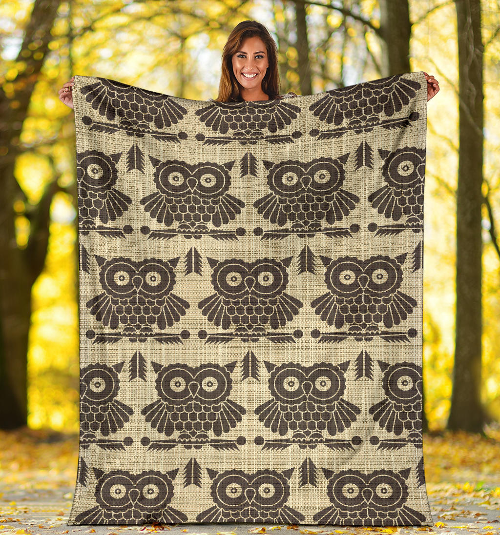 Owl Pattern Print Design A01 Premium Blanket