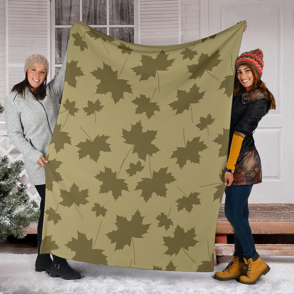 Maple Leaf Pattern Print Design 01 Premium Blanket