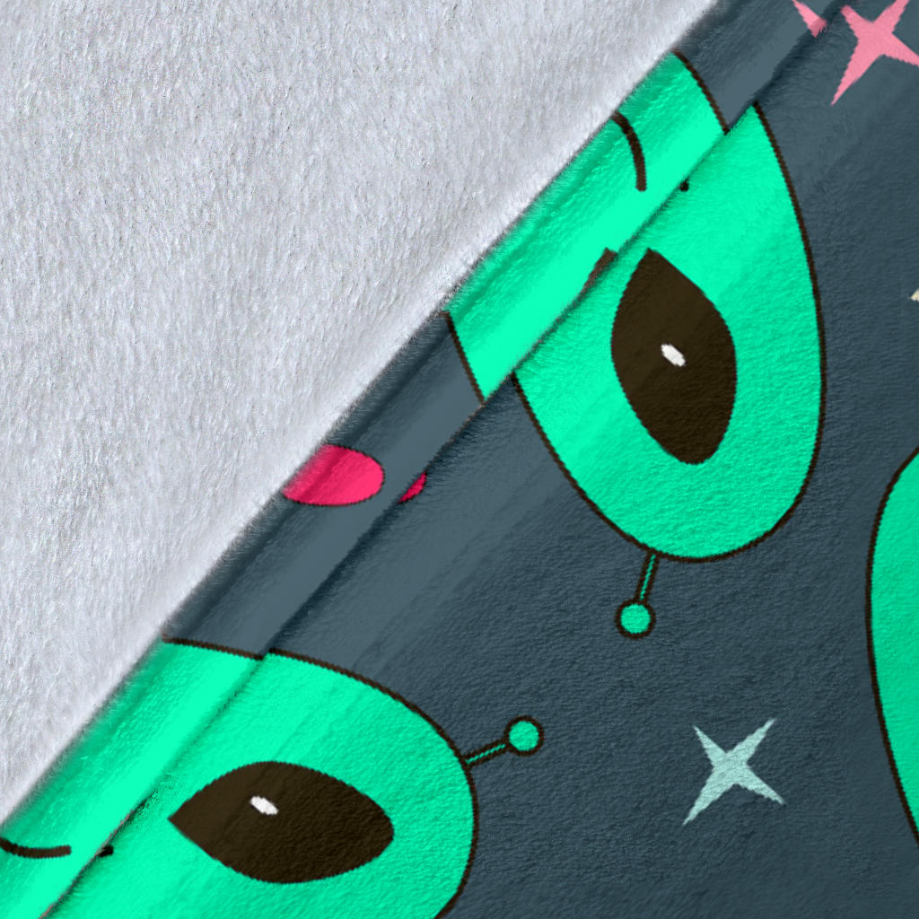 Alien Head Heart Pattern Print Design 03 Premium Blanket