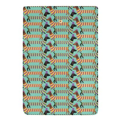 Dachshund Pattern Print Design 05 Women's Trifold Wallet