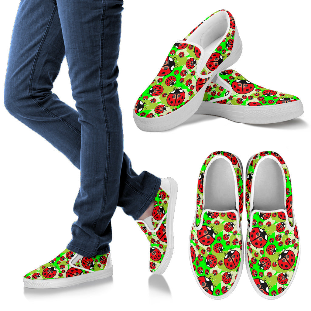 Ladybug with Leaf Print Pattern Men Slip Ons Shoes