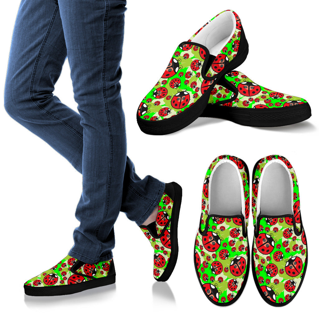Ladybug with Leaf Print Pattern Men Slip Ons Shoes