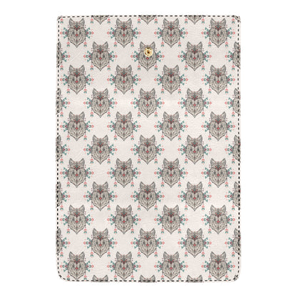 Aztec Wolf Pattern Print Design 01 Women's Trifold Wallet