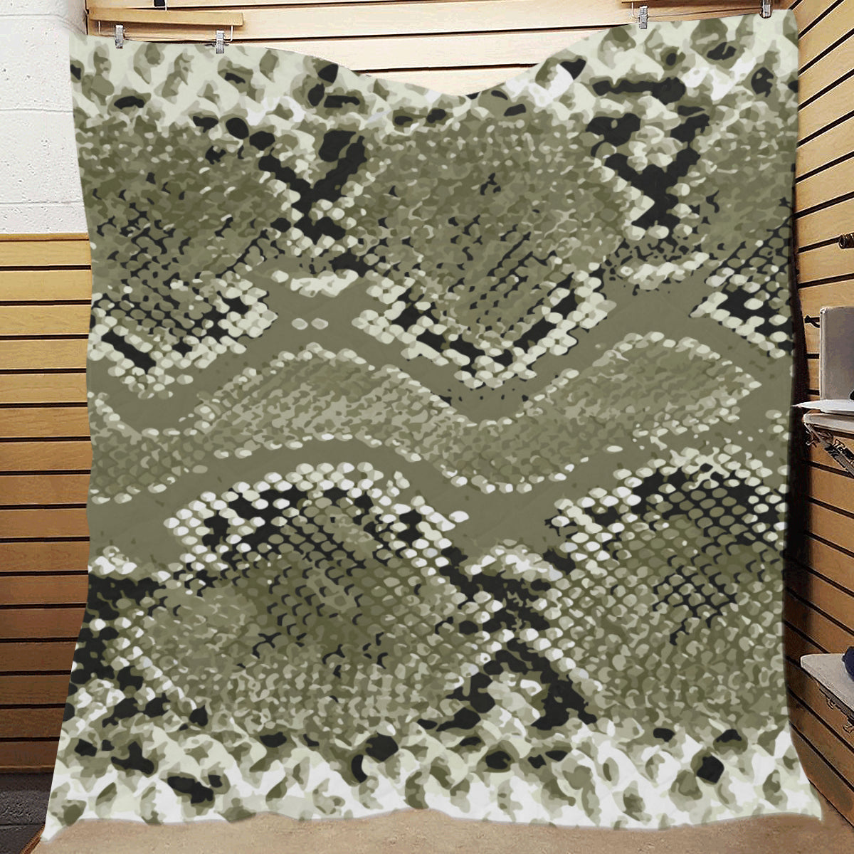 Python Pattern Print Design A04 Premium Quilt