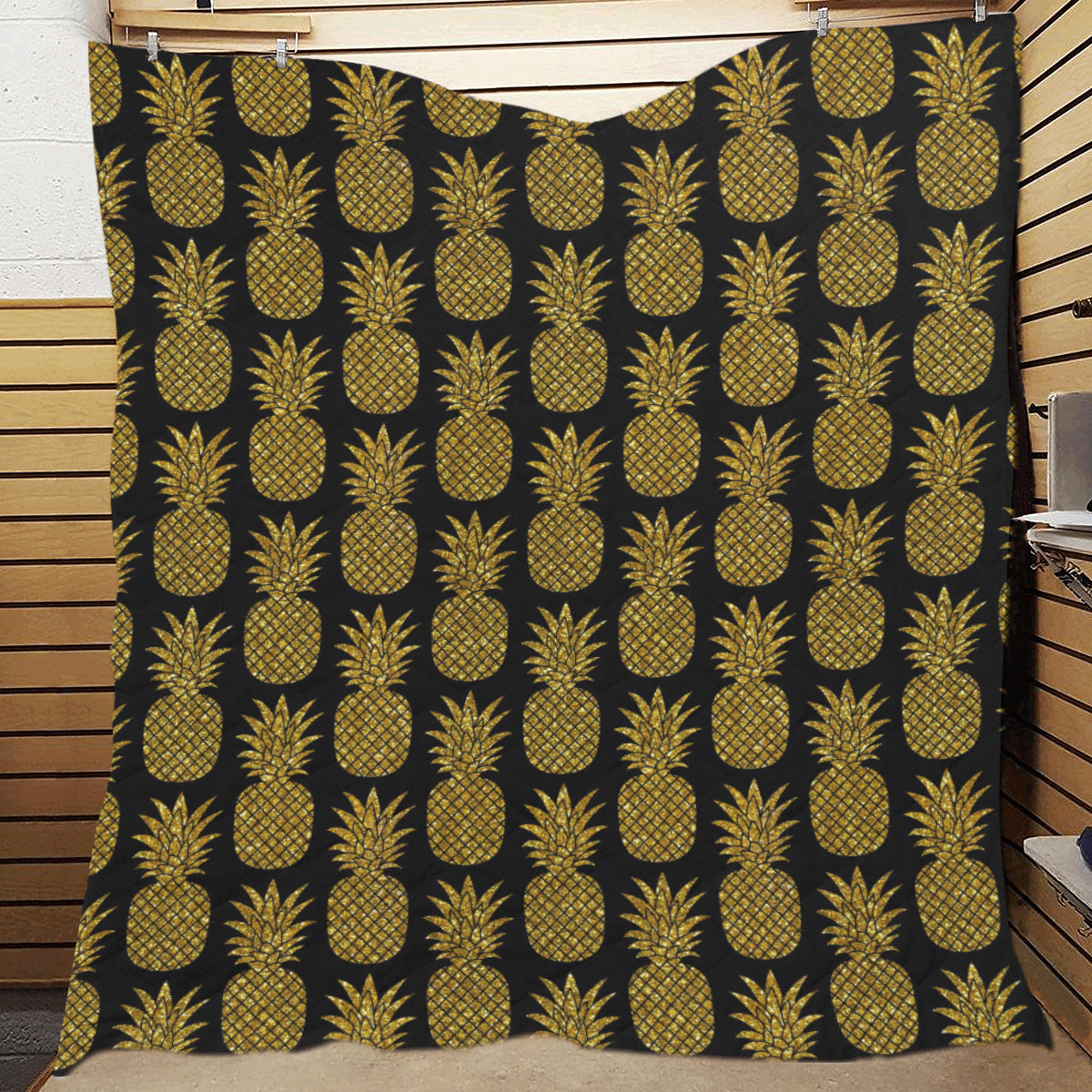 Gold Pineapple Pattern Print Design PP011 Premium Quilt
