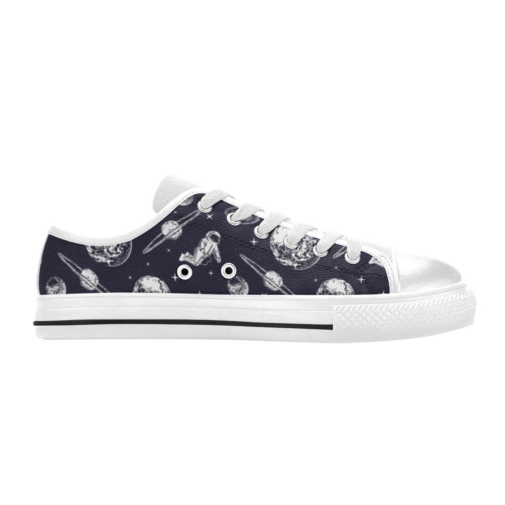 Space Astronaut Print Design LKS302 Women's White Low Top Shoes