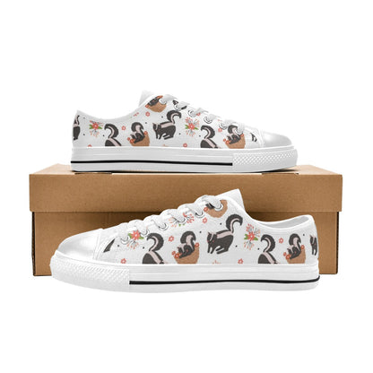 Skunk Print Design LKS304 Women's White Low Top Shoes