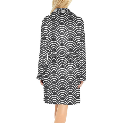 Scales Black White Pattern Print Design 03 Women's Fleece Robe