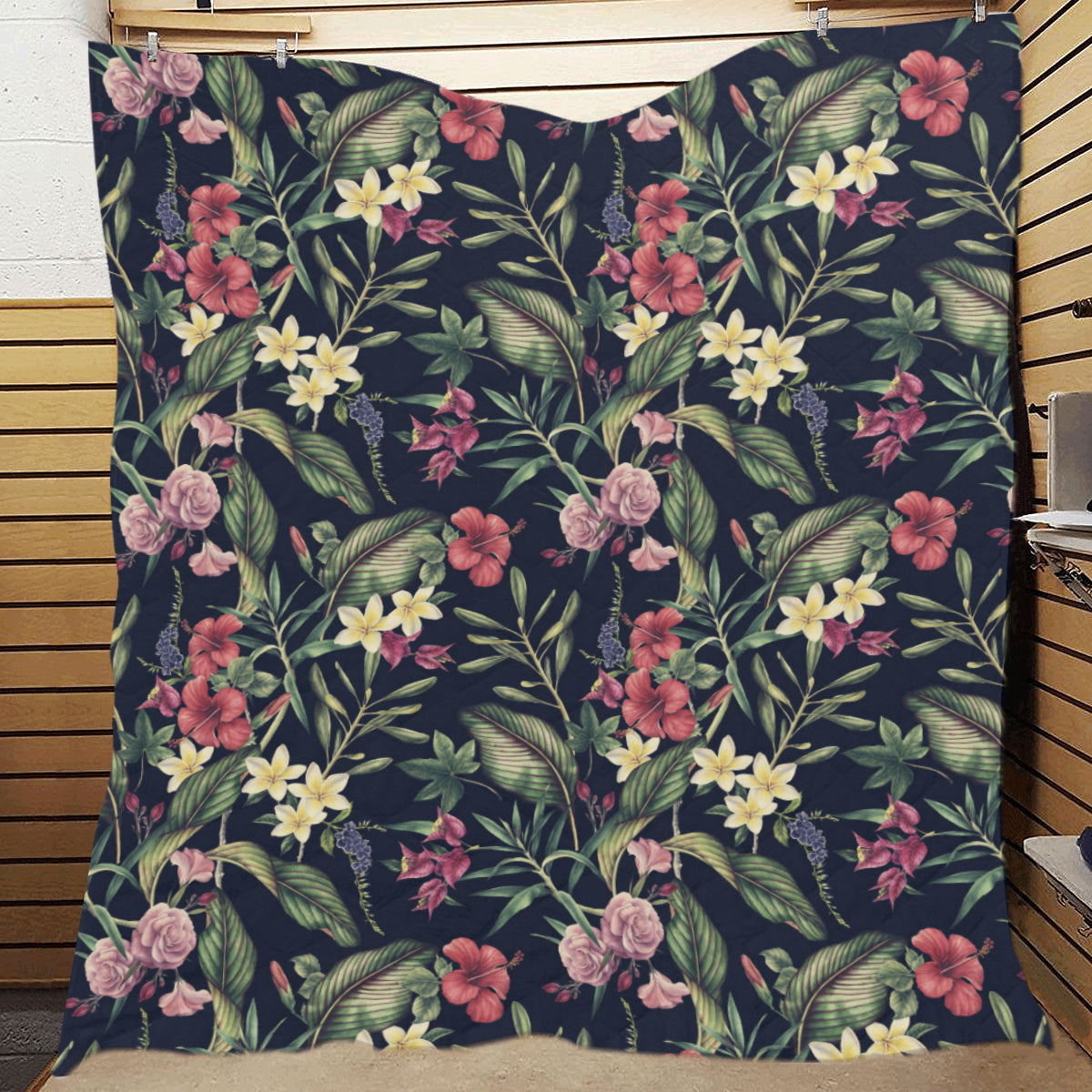 Tropical Flower Pattern Premium Quilt