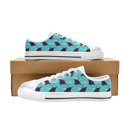 Manta Ray Print Design LKS403 Women's White Low Top Shoes