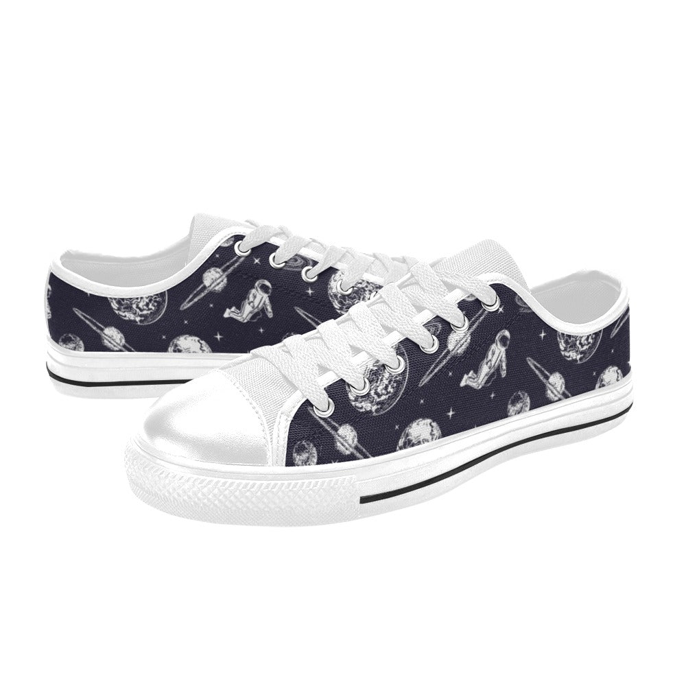 Space Astronaut Print Design LKS302 Women's White Low Top Shoes