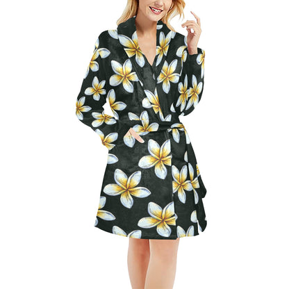 White Plumeria Pattern Print Design PM022 Women's Fleece Robe