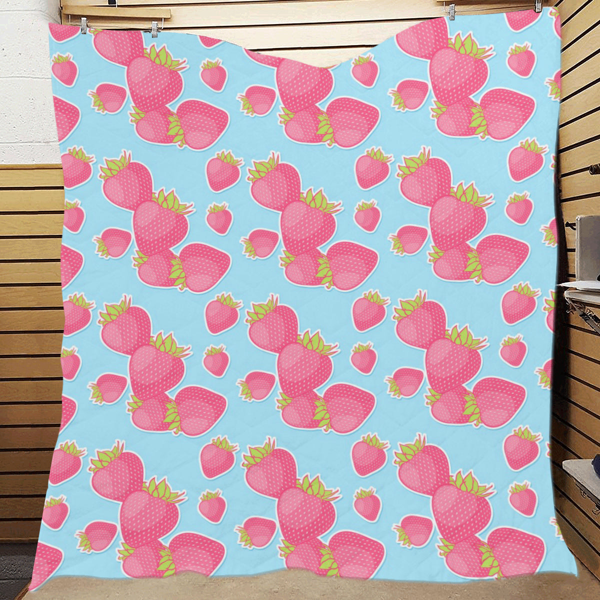 Strawberry Pattern Print Design SB04 Premium Quilt
