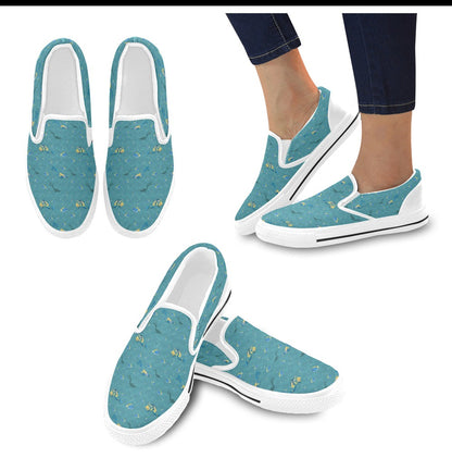 Scuba Driving Pattern Print Design LKS306 White Slip Ons Canvas Women's Shoes