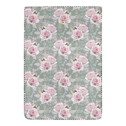 Rose White Pattern Print Design RO012 Women's Trifold Wallet